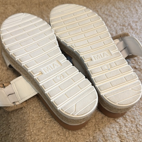 MIA Kenzy platform white buckle - Picture 4 of 7